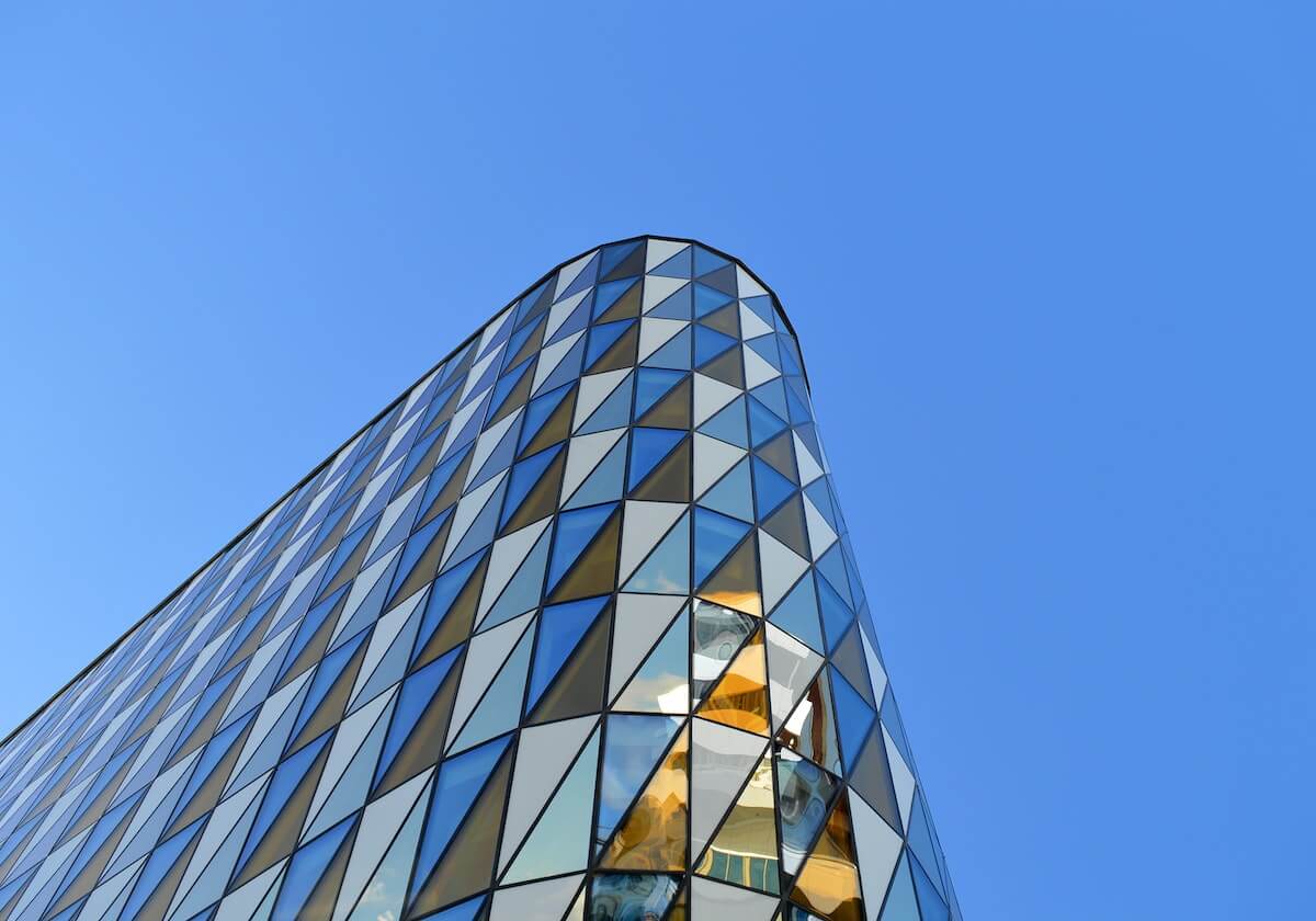 烟台一职校19岁男生被室友用锐器捅死，案件正在调查中